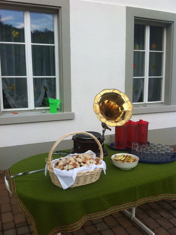 Gasthof Am Bach Acomodação com café da manhã Boltigen Exterior foto
